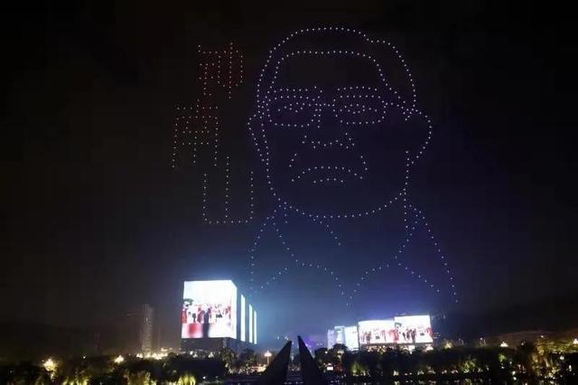 夜空中最亮的星！廣州1200架無(wú)人機(jī)致敬人才(圖1)