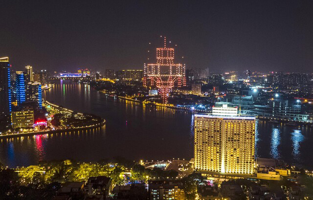 月圓之夜廣州白鵝潭無人機“星燈”閃耀(圖2) 月圓之夜廣州白鵝潭無人機“星燈”閃耀(圖2)